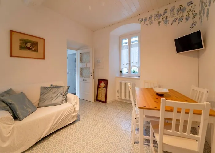 Loving Loppia - Glicine Apartment