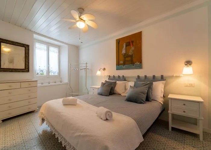 Loving Loppia - Glicine Bellagio