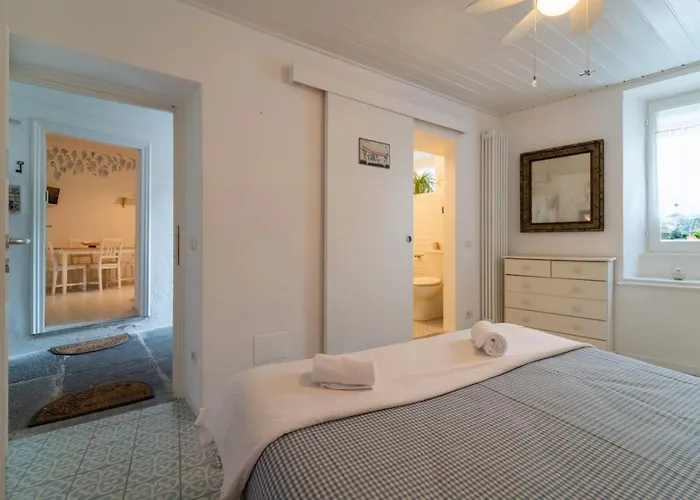 Loving Loppia - Glicine * Bellagio