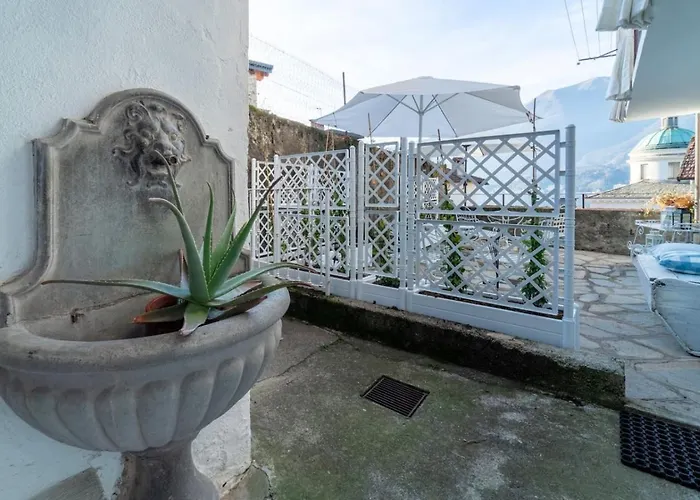 Loving Loppia - Glicine Apartment